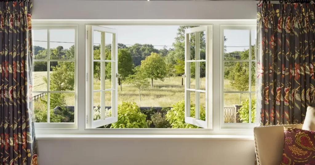 Jendela Perancis Kayu (French Wooden Windows) - Model Jendela Kamar Tidur Kayu