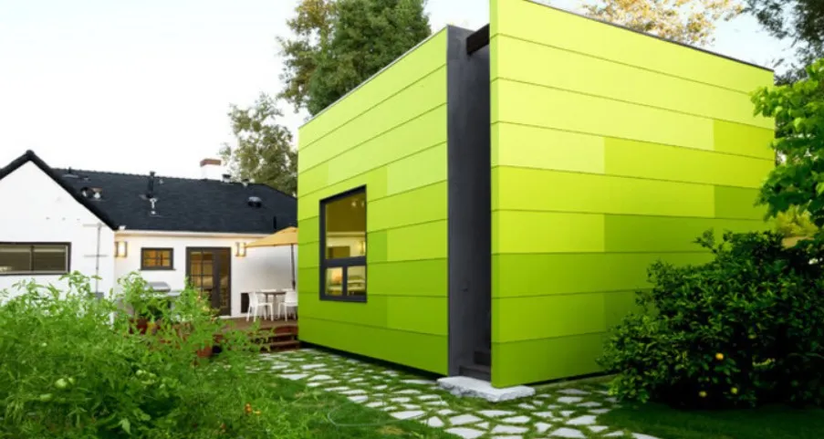 11. Cat Rumah Minimalis Tampak Depan Warna Cerah Warna Neon