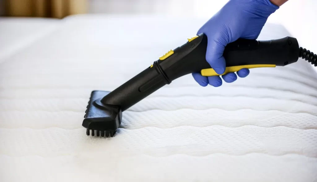 Membersihkan tempat tidur, Tips Agar Rumah Selalu Bersih dan Rapi